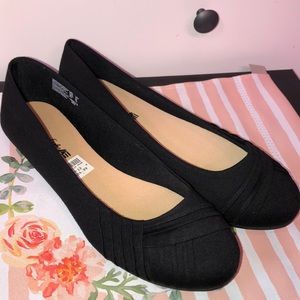 American Eagle “Bree” 12 WIDE NWT